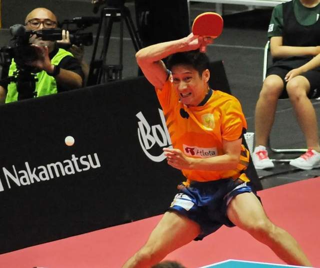 与稳健对阵 与稳健对阵