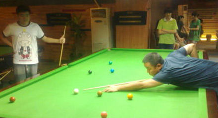 形成鲜明对 形成鲜明对